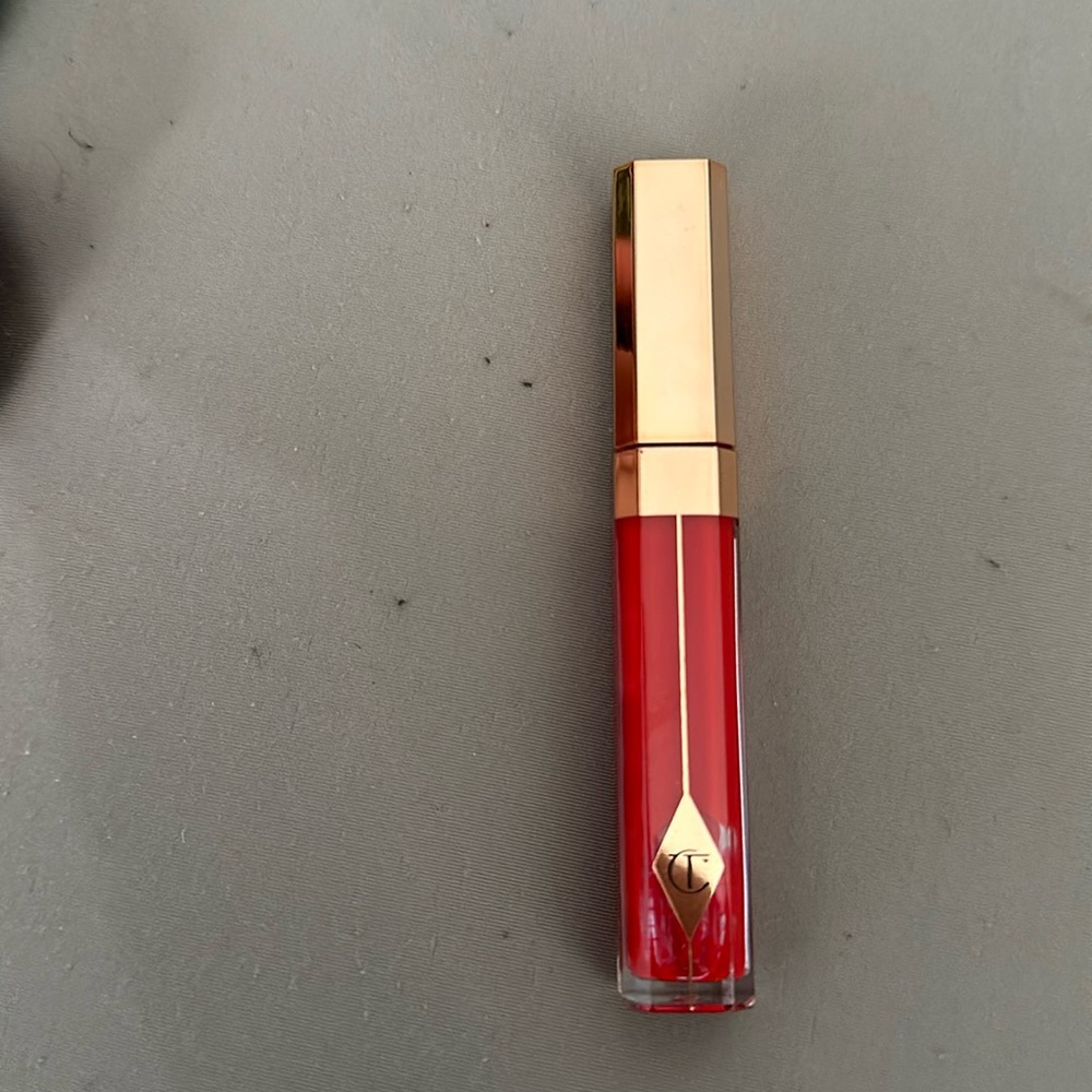 New without box charlotte tilbury red vixen glossy red lip gloss